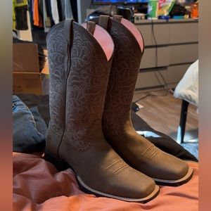 Ariat boots that are brand new and never been worn.